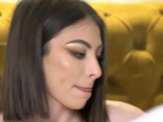 Live sex webcam photo for MoniqueMinx #277677023