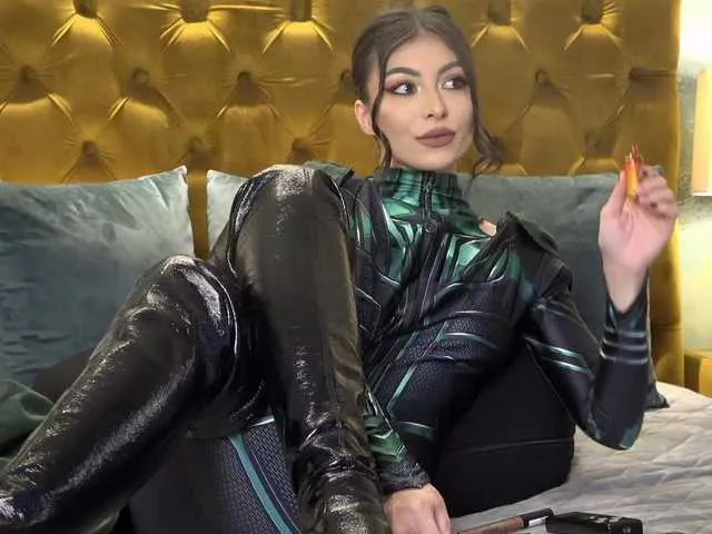 Live sex webcam photo for MoniqueMinx #277695728