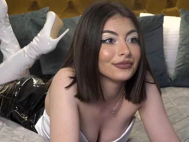 Live sex webcam photo for MoniqueMinx #277704294