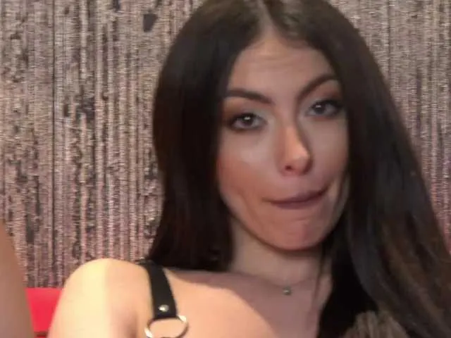 Live sex webcam photo for MoniqueMinx #290400290