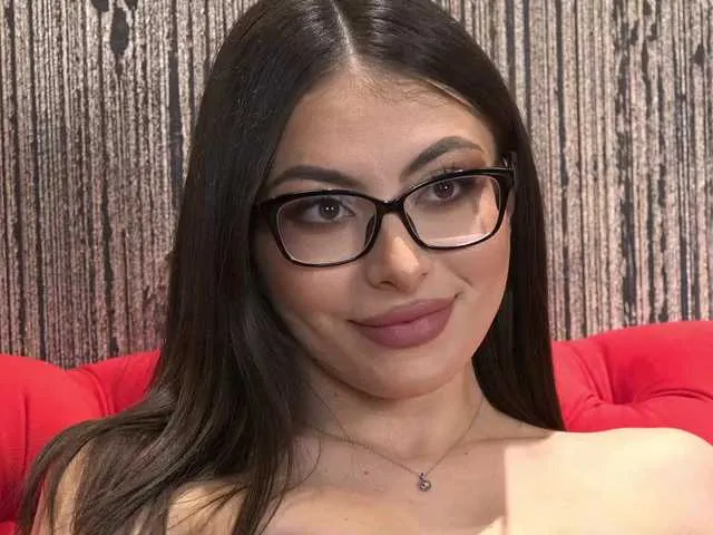 Live sex webcam photo for MoniqueMinx #290473419