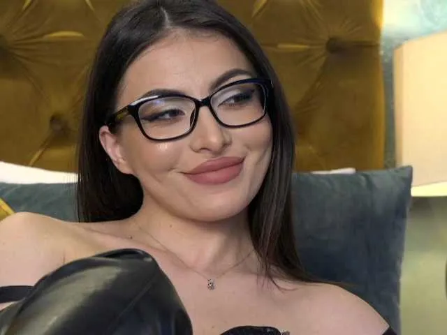 Live sex webcam photo for MoniqueMinx #290607726