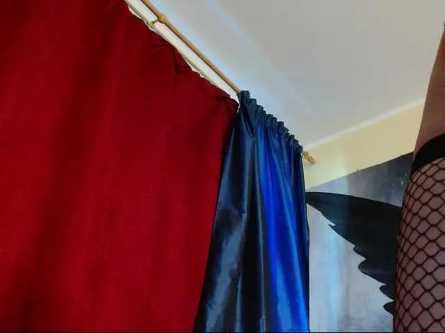 Live sex webcam photo for Monkey104 #278115440