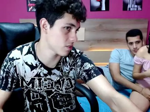 Live sex webcam photo for MonkeyShine #271685551