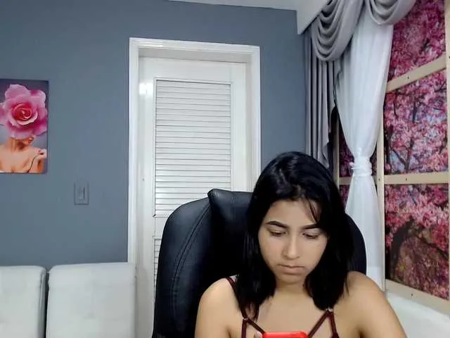 Live sex webcam photo for MonkeyShine #271923165