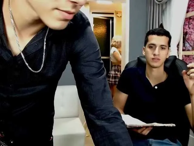 Live sex webcam photo for MonkeyShine #272218653