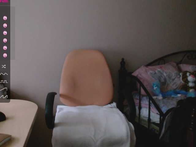 Live sex webcam photo for MonnaSky #273127178