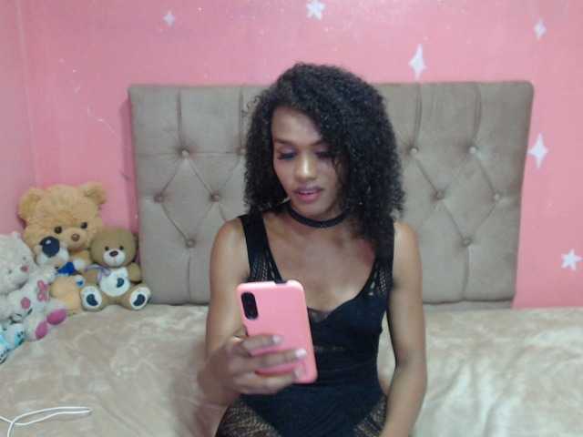 Live sex webcam photo for Monserrathhot #273509144