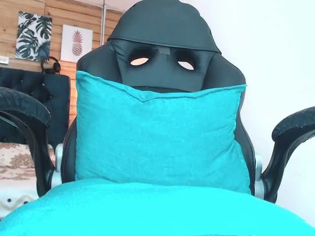 Live sex webcam photo for MonsterAss #275708451