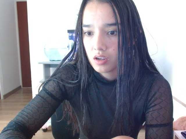 Live sex webcam photo for Moon--1 #276913217