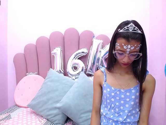 Live sex webcam photo for Moon-Light18 #272723127