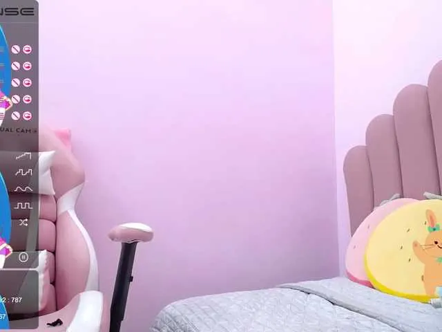 Live sex webcam photo for Moon-Light18 #272792268