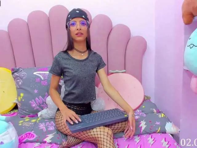 Live sex webcam photo for Moon-Light18 #272952946