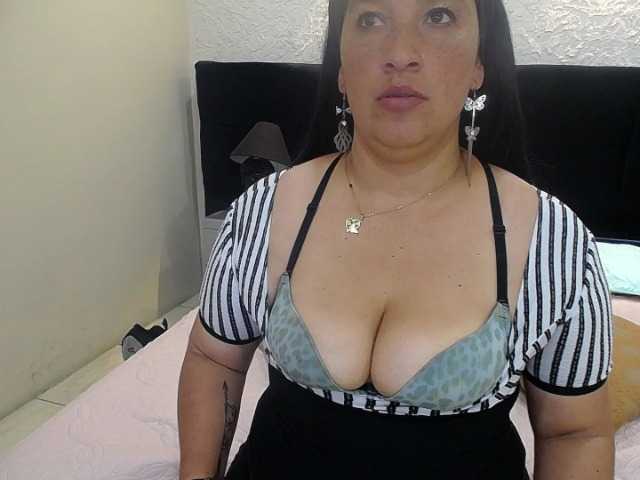 Live sex webcam photo for Moon-mature #272570658