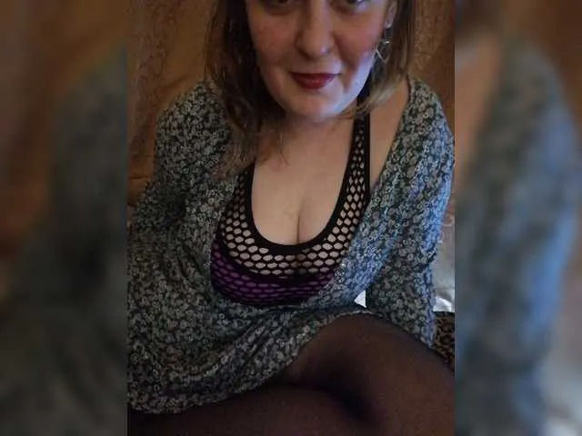 Live sex webcam photo for MoonCatti #272401058