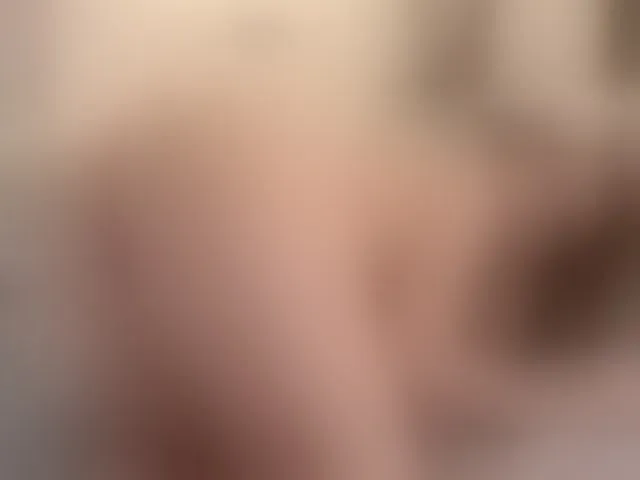 Live sex webcam photo for MoonieBlua #294015734