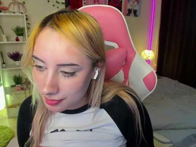 Live sex webcam photo for MoranaKit #290520621