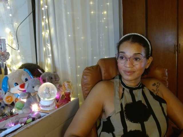 Live sex webcam photo for Moranguh #275540726