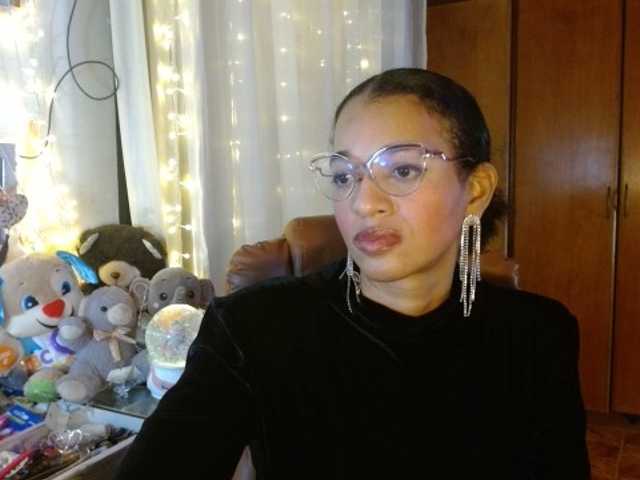 Live sex webcam photo for Moranguh #275713104