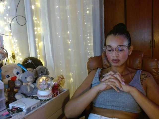 Live sex webcam photo for Moranguh #276280580