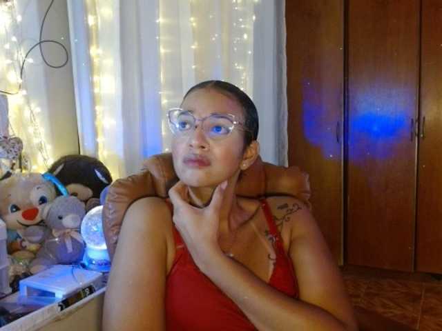 Live sex webcam photo for Moranguh #276366497