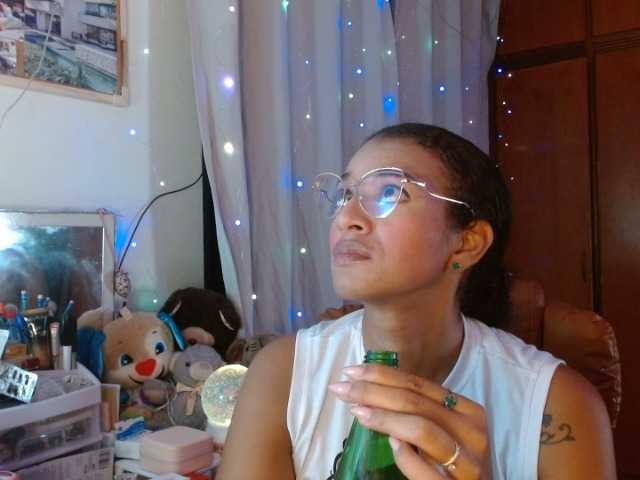 Live sex webcam photo for Moranguh #277015624