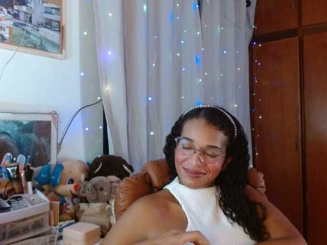 Live sex webcam photo for Moranguh #277044786