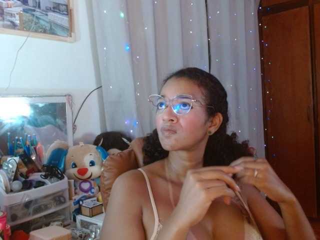 Live sex webcam photo for Moranguh #277220298