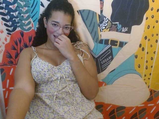 Live sex webcam photo for Moranguh #277649106