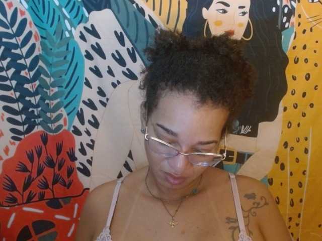 Live sex webcam photo for Moranguh #277684594