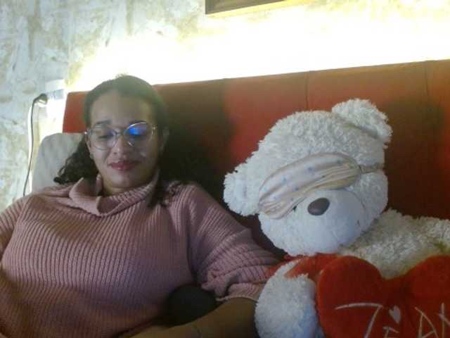 Live sex webcam photo for Moranguh #289317816