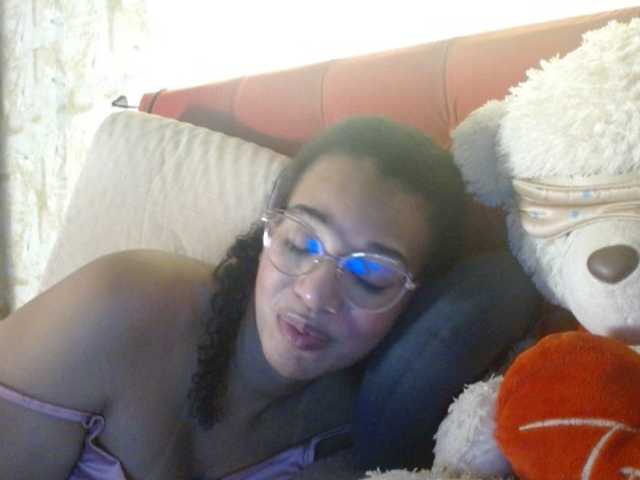 Live sex webcam photo for Moranguh #289885873