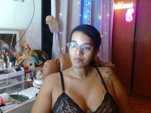 Live sex webcam photo for Moranguh #290605627