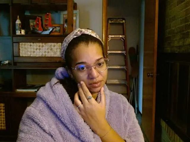 Live sex webcam photo for Moranguh #290977134