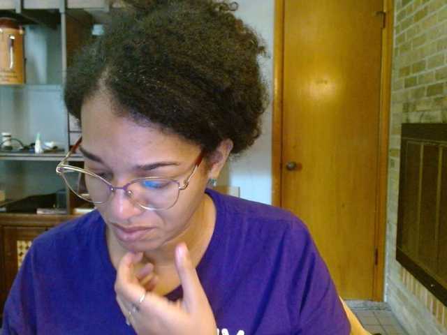 Live sex webcam photo for Moranguh #291037490