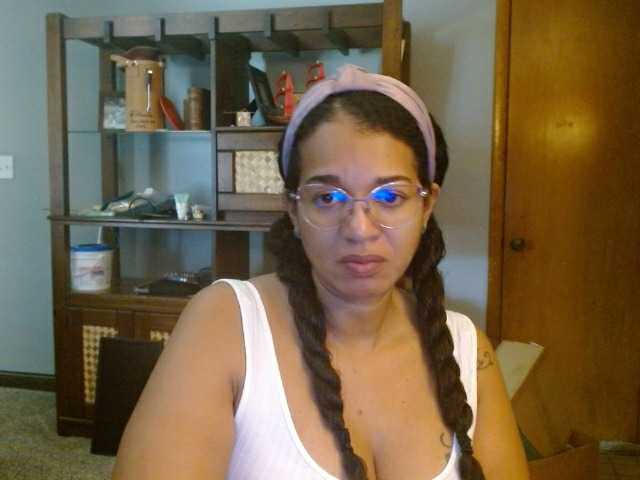 Live sex webcam photo for Moranguh #291193686