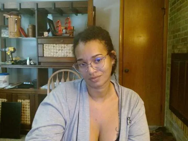 Live sex webcam photo for Moranguh #291280075