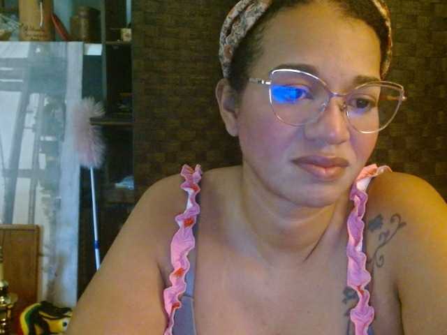 Live sex webcam photo for Moranguh #291515833