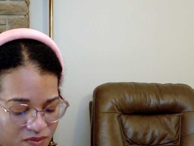 Live sex webcam photo for Moranguh #292075552