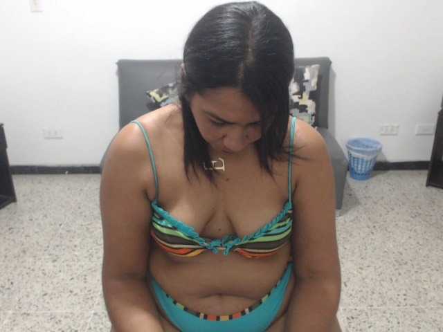 Live sex webcam photo for Morenasexy238 #276301294