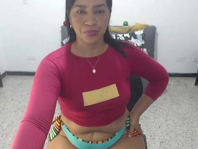 Live sex webcam photo for Morenasexy238 #276889058