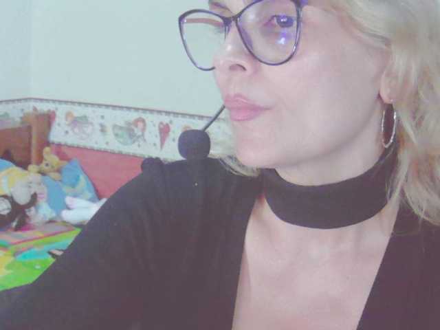 Live sex webcam photo for Morenazaa #290987807