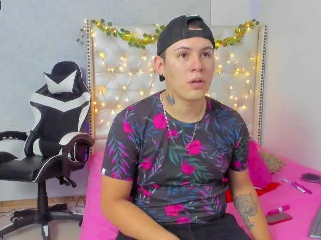 Live sex webcam photo for Morgan-noah77 #274542939