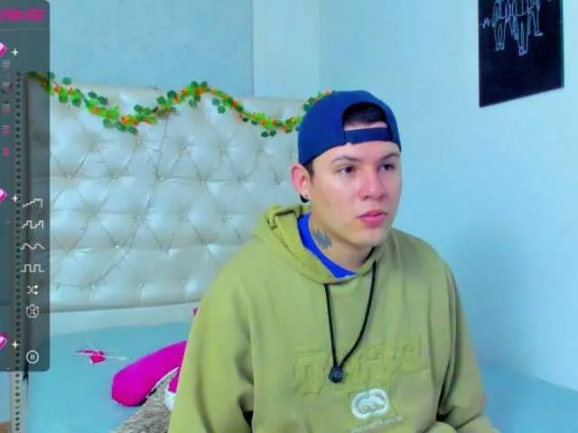 Live sex webcam photo for Morgan-noah77 #274895758