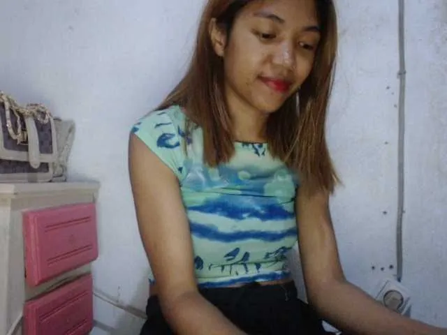 Live sex webcam photo for Morgane1 #276697430