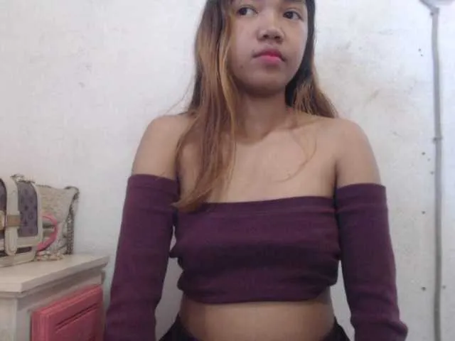 Live sex webcam photo for Morgane1 #278010854