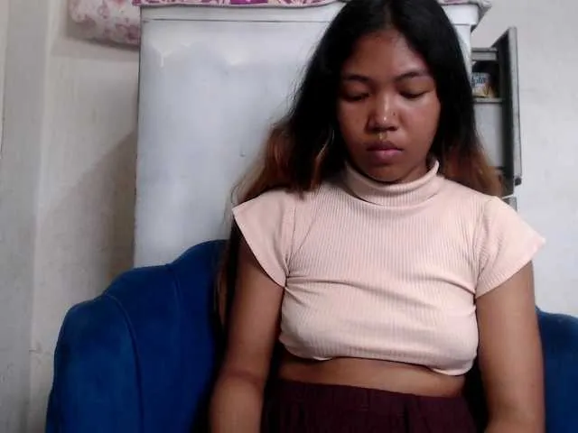 Live sex webcam photo for Morgane1 #290339916
