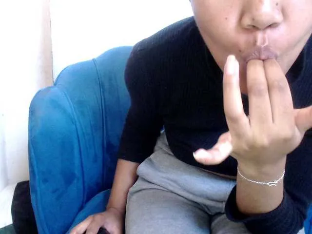 Live sex webcam photo for Morgane1 #291070191