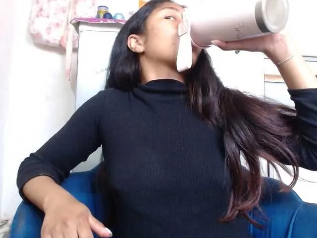 Live sex webcam photo for Morgane1 #292127983