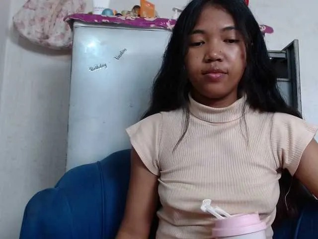 Live sex webcam photo for Morgane1 #292354277